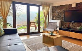 Retiro de Gondramaz - Casa Inteira com 208m2, Pátio privado